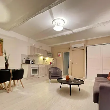 Les Remparts Location Appartamento *