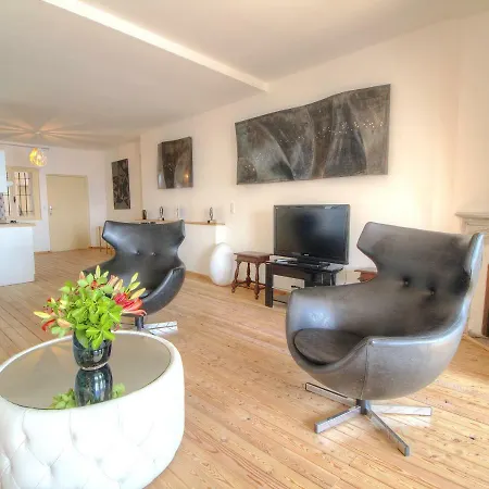 Ξενοδοχείο με διαμερίσματα Les Remparts Location 4*