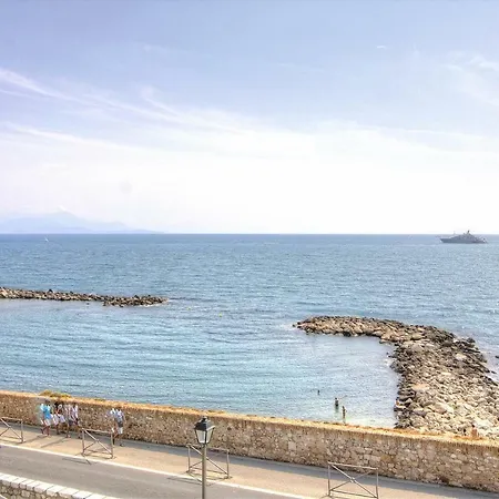 Les Remparts Location 아파트