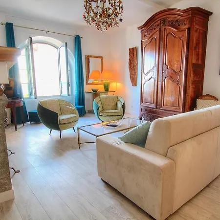 Les Remparts Location アパート