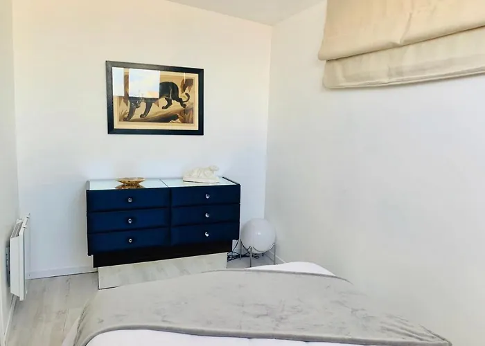 Les Remparts Location 4* אנטיב