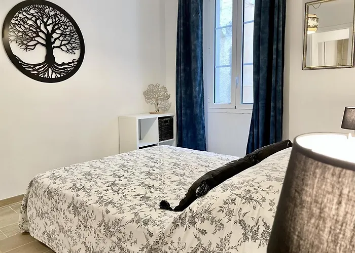 Les Remparts Location 4* אנטיב