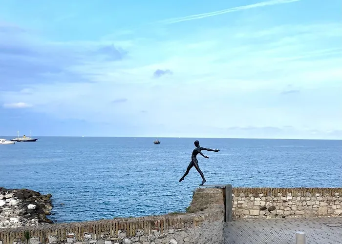 מלון דירות Les Remparts Location אנטיב