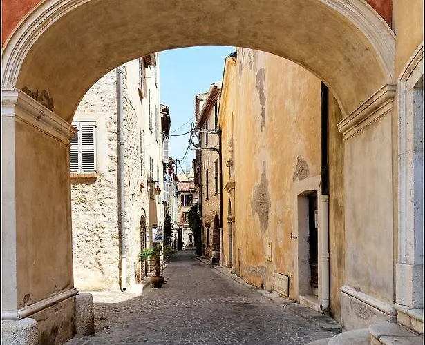 Les Remparts Location 4* אנטיב